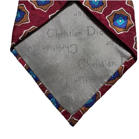CHRISTIAN DIOR MENS DARK RED GEOMETRIC 100% SILK TIE 3.75 x 59.5 in DESIGNER - Picture 3 of 4